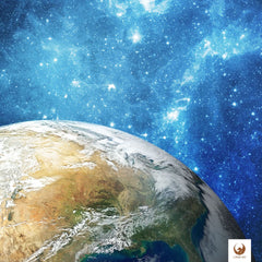 Kunstvoll gestaltet und liebevolle Details lassen Dein Kind spielerisch das All auf Earth entdecken.