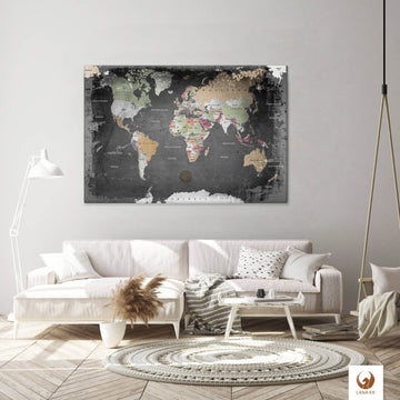 Die Welt als Zentrum Deiner Wohnung. Deine Weltkarte Graphit für sich mit ihren ausgewogenen Farben ideal in Dein Wohnkonzept ein.
