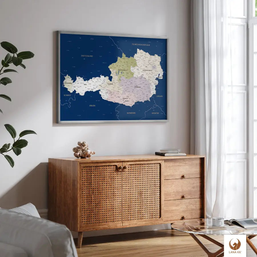 Um Deiner Österreichkarte Blau einen noch edleren Eindruck zu verpassen ist diese auch mit einem Rahmen erhältlich.