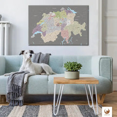 Egal in welchen Raum Du Deine Schweizkarte Graphit Grau platzierst, sie wird immer die Blicke auf sich ziehen.