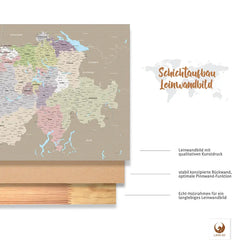 Dank vormontierter Zackenaufhänger kannst Du Deine Schweizkarte Grau Sand direkt an die Wand bringen und mit dem Pinnen loslegen.