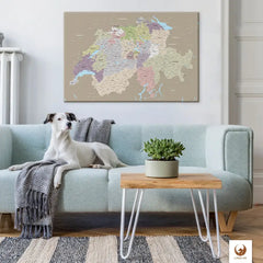 Egal in welchen Raum Du Deine Schweizkarte Grau Sand platzierst, sie wird immer die Blicke auf sich ziehen.