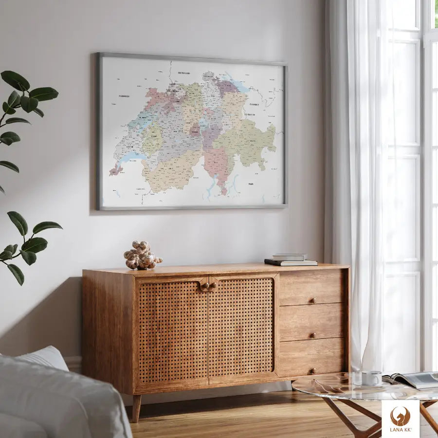 Um Deiner Schweizkarte Weiß einen noch edleren Eindruck zu verpassen ist diese auch mit einem Rahmen erhältlich.