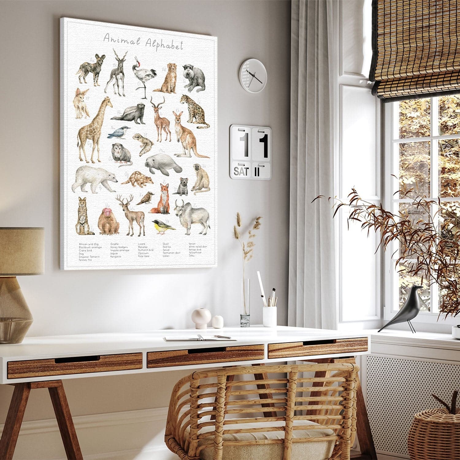 Stilvoll und schlicht fügt sich Dein Tierwelt Alphabet Poster in Deine Räume ein.