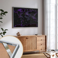 Deine schicke Weltkarte Neon als Poster verleiht deinem modern eingerichteten Raum einen Hauch von Weltenbummler-Charme. Deine Weltkarte als Poster in einem eleganten Rahmen, ist nicht nur eine stilvolle Deko, sondern auch eine Einladung, von deinen nächsten Reisen zu träumen. Deine Weltkarte passt perfekt über dein Sideboard und bringt eine Welt voller Möglichkeiten direkt in dein Zuhause.