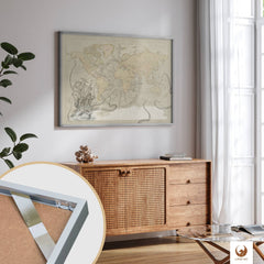 Deine schicke Piratenkarte Teague als Poster verleiht deinem modern eingerichteten Raum einen Hauch von Weltenbummler-Charme. Deine Weltkarte als Poster in einem eleganten Rahmen, ist nicht nur eine stilvolle Deko, sondern auch eine Einladung, von deinen nächsten Reisen zu träumen. Deine Weltkarte passt perfekt über dein Sideboard und bringt eine Welt voller Möglichkeiten direkt in dein Zuhause.