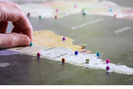 Weltkartenwandbilder - Verwandle deine Wand in eine Reisechronik. Weltkartenkunst - Eine Reise um die Welt von deinem Wohnzimmer aus.Persönliche Wandkunst - Weltkarten mit Pi