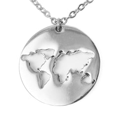 Die Weltkarte Kette silber eignet sich perfekt als Geschenk.