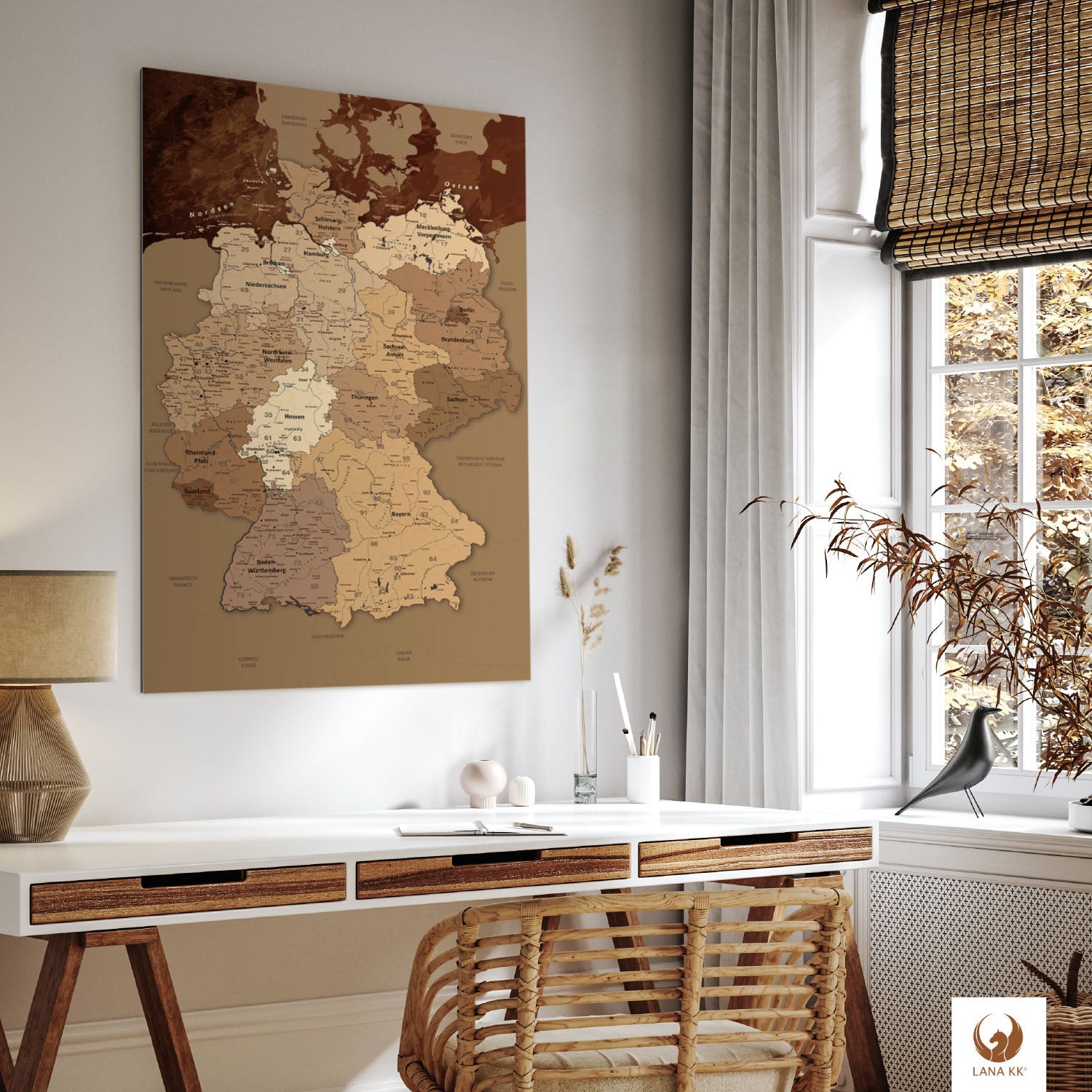 Die Welt als Zentrum Deiner Wohnung. Deine Deutschlandkarte Antik fügt sich mit ihren ausgewogenen Farben ideal in dein Wohnkonzept ein.