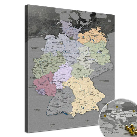 Deine Deutschlandkarte Edelgrau als Premiumleinwand mit 2 cm breiten Rahmen.