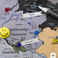 Markierungsfähnchen, Fotos, Magnete, Stifte - nutze verschiedenes Zubehör und dekoriere deine Deutschlandkarte als Magnetboard.