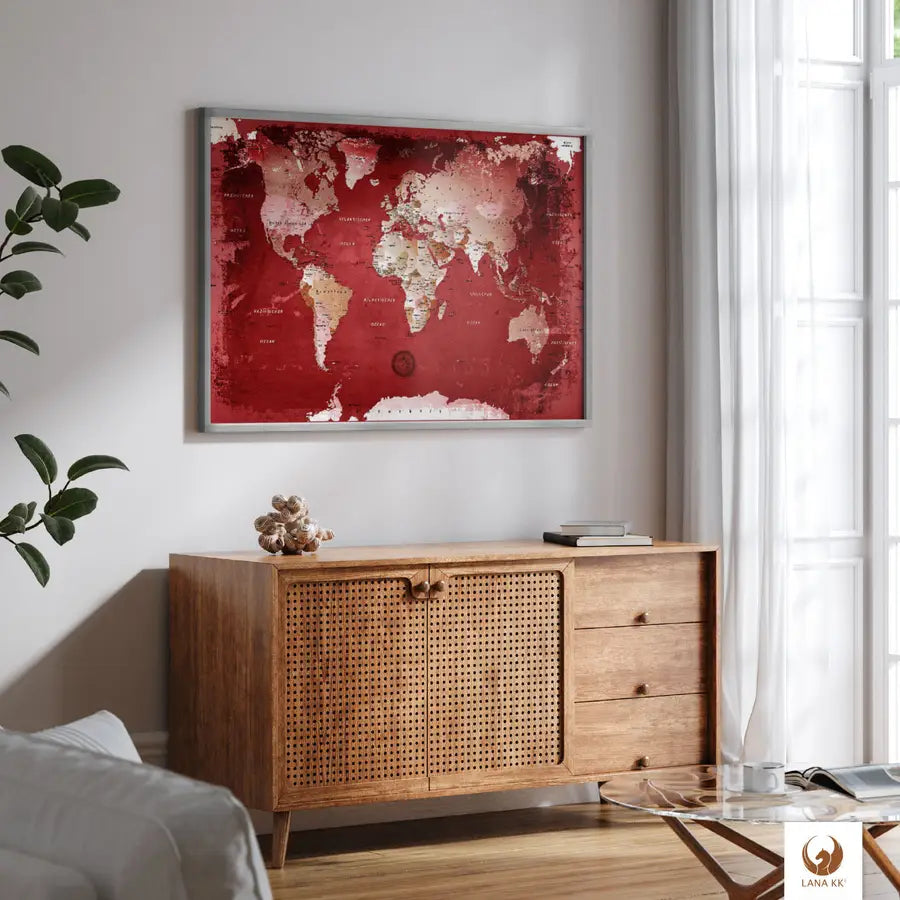Deine schicke Weltkarte Red als Poster verleiht deinem modern eingerichteten Raum einen Hauch von Weltenbummler-Charme. Deine Weltkarte als Poster in einem eleganten Rahmen, ist nicht nur eine stilvolle Deko, sondern auch eine Einladung, von deinen nächsten Reisen zu träumen. Deine Weltkarte passt perfekt über dein Sideboard und bringt eine Welt voller Möglichkeiten direkt in dein Zuhause.