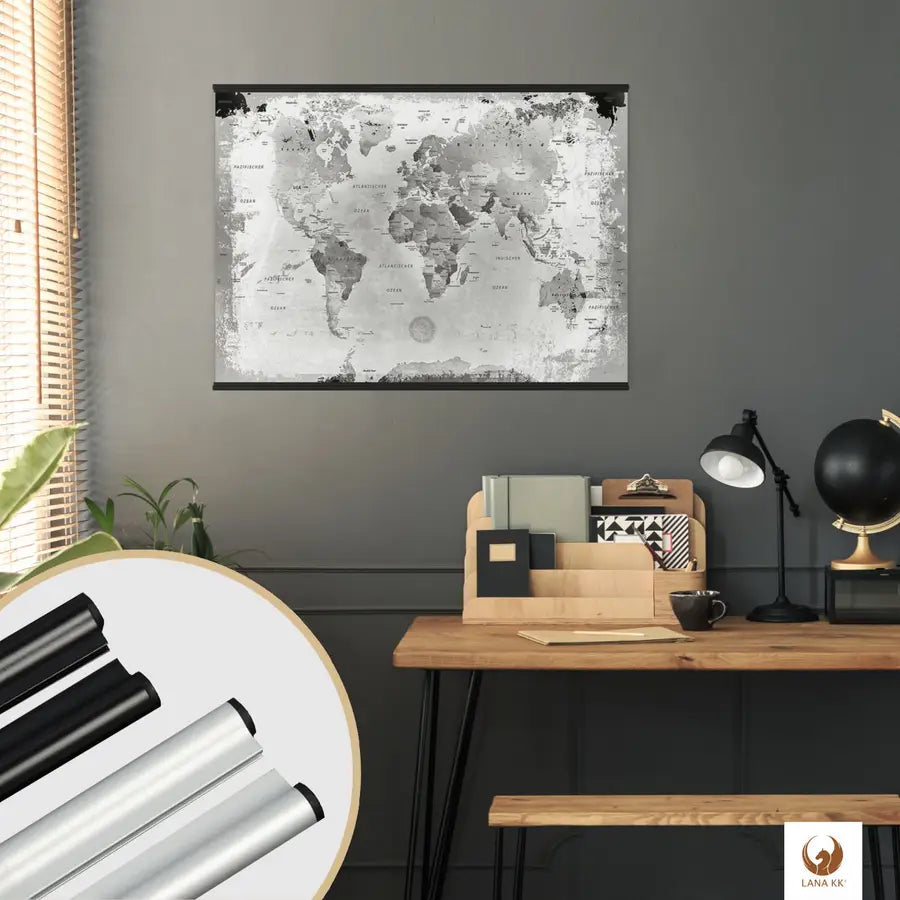 In deinem stilvollen Arbeitszimmer findet deine Weltkarte Retro Hellgrau als Poster den perfekten Platz. Sie ist nicht nur ein Dekorationsstück, sondern lässt deine Reisen immer wieder lebendig werden. Markiere mit Stickern und klebe kleinen Fotos an als interaktive Chronik deiner Abenteuer. Mit Posterschienen kannst du schick und super einfach deine Weltkarte als Poster an die Wand hängen.