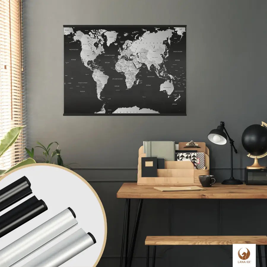 In deinem stilvollen Arbeitszimmer findet deine Weltkarte SW als Poster den perfekten Platz. Sie ist nicht nur ein Dekorationsstück, sondern lässt deine Reisen immer wieder lebendig werden. Markiere mit Stickern und klebe kleinen Fotos an als interaktive Chronik deiner Abenteuer. Mit Posterschienen kannst du schick und super einfach deine Weltkarte als Poster an die Wand hängen.