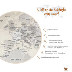 Deine World Map Beige als Poster wartet darauf, mit deinen Erinnerungen gefüllt zu werden. Mit perfekter Lesbarkeit und stilvollen Schriftarten ist sie schön und ideal zur Reiseplanung. Jedes Land, jede Stadt und die dazugehörigen Gewässer sind mit Liebe zum Detail beschrieben. Du hast die Wahl deiner bevorzugten Sprache - auf Deutsch, Englisch, Spanisch, Italienisch oder Französisch.
