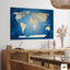 Die Welt als Zentrum Deiner Wohnung. Deine Weltkarte Blue Ocean fügt sich mit ihren ausgewogenen Farben ideal in dein Wohnkonzept ein.
