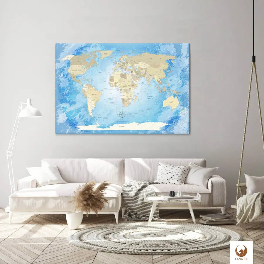 Die Welt als Zentrum Deiner Wohnung. Deine World Map Frozen für sich mit ihren ausgewogenen Farben ideal in Dein Wohnkonzept ein.