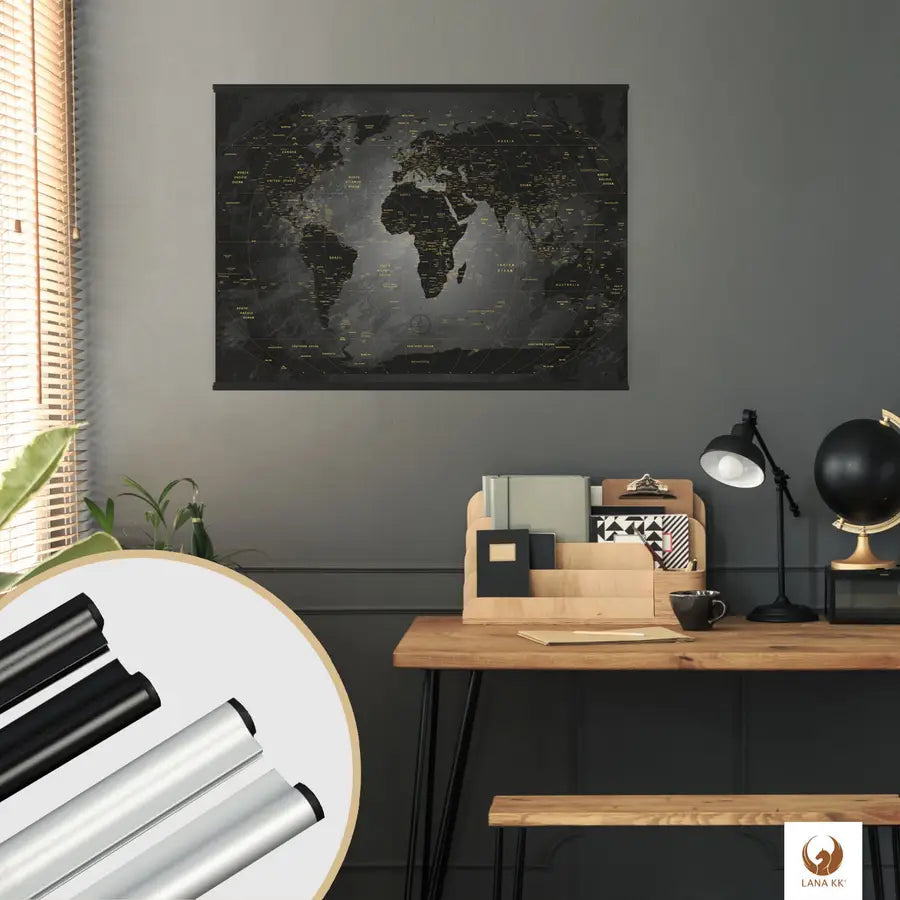 In deinem stilvollen Arbeitszimmer findet deine World Map Noir als Poster den perfekten Platz. Sie ist nicht nur ein Dekorationsstück, sondern lässt deine Reisen immer wieder lebendig werden. Markiere mit Stickern und klebe kleinen Fotos an als interaktive Chronik deiner Abenteuer. Mit Posterschienen kannst du schick und super einfach deine Weltkarte als Poster an die Wand hängen.